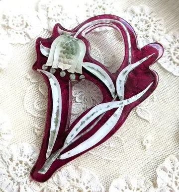 인타리오 적자색에 모스그린 플라워 모티브 브로치