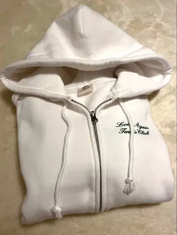 니시노 카나 Love Again 테니스 클럽 후드티 화이트