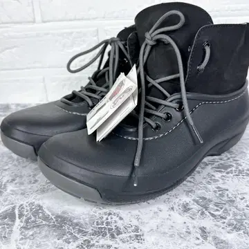 크록스 블랙 레이스업 부츠