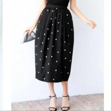 블랙 도트 무늬 타이트 스커트 벌룬