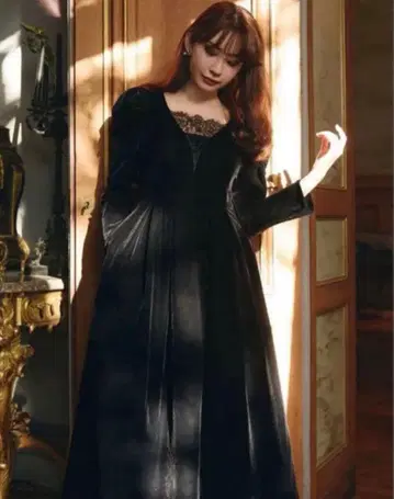 herlipto Royce Velour Long Dress M 사이즈