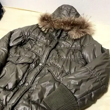 헤이세이 갸루 00s y2k 카키 퍼 다운 광택 그런지