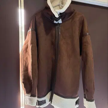 무스탕 코트 라이트온