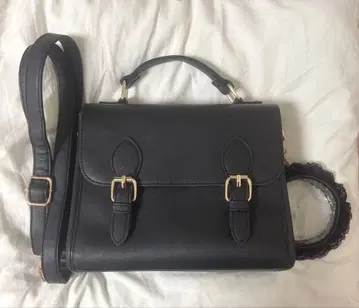 이타백 블랙 미니 새첼 이타 숄더