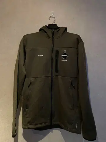 SOPH. F.C.R.B. 올리브 그린 후드티