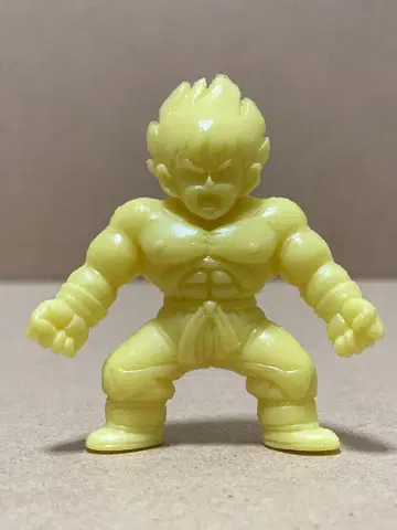 드래곤볼 파트 8 손오공 계왕권 지우개 옐로우 컬러 드라지우개