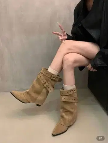 버클 달린 베이지 롱 부츠 shien