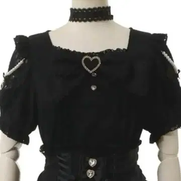 LIZLISA 크로스 레이스 리본 컷 상의 블랙 리즈리사