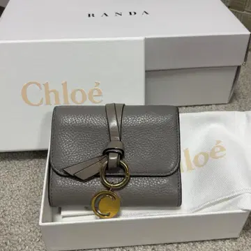 끌로에 그레이 3단 폴더형 지갑