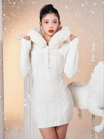 다리치 후드 퍼 케이블 니트 미니 원피스 FREE