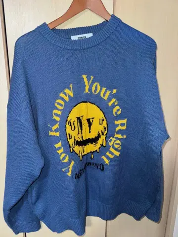 PUBLUX 그래픽 니트