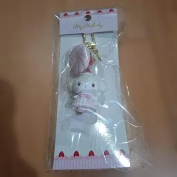 미개봉 새상품*마이멜로디 딸기 휘핑 케이크 키링 산리오