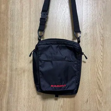 MAMMUT 블랙 숄더백