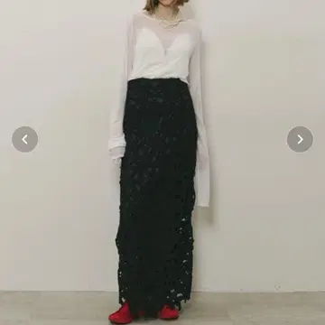 LA BELLE ETUDE 플라워 모티브 레이스 타이트 스커트