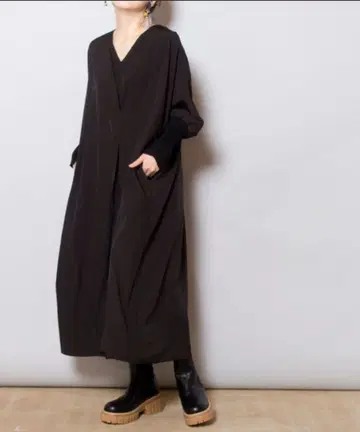 [ WEB 한정판 아이템 ] 턱 돌먼 원피스 OSMOSIS 오즈모시스