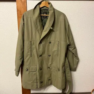 엠마누엘 웅가로 코트