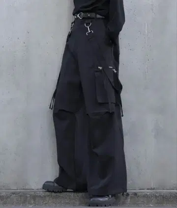 루즈 실루엣 하이웨스트 서스펜더 ZIP 포켓 데님 카고 팬츠 XS