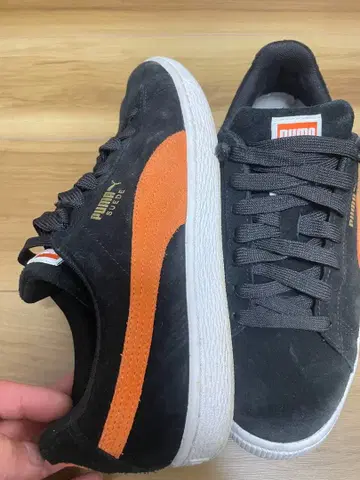 PUMA 블랙/오렌지 스니커즈