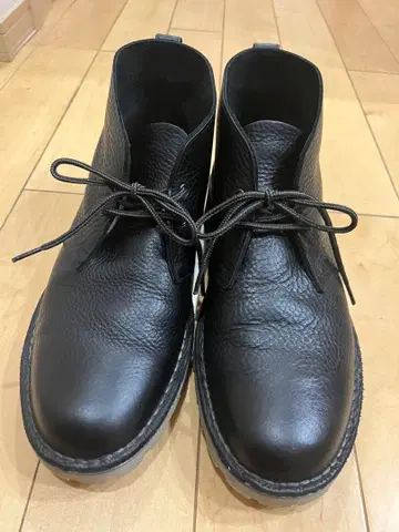 Clarks 블랙 가죽 처카 부츠 10 UK