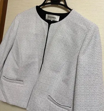 도쿄 소와르 푸치카리나 트위드 자켓 노카라 SOIR