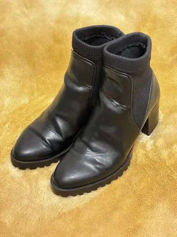 블랙 가죽 숏부츠