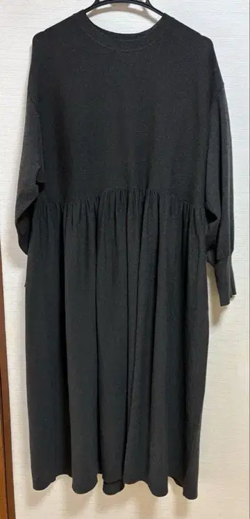 슬로브 이에나 니트 개더 롱 원피스