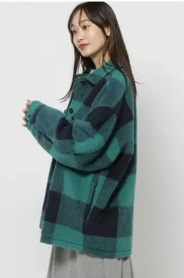 [ 기간 한정 가격 ] 새상품 niko and - 샤기 체크 자켓