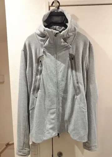 데상트 얼터레인 WIND SHIELD HOODED JACKET O