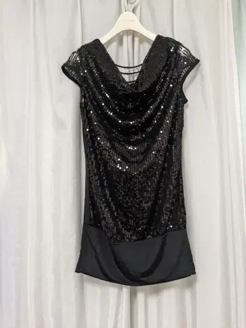 새상품 반짝이 스팽글 미니 원피스 등 비즈 장식 블랙 클럽 패션