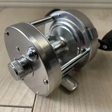 새상품급 베이트릴 노브랜드 더블 핸들 루어 바다낚시