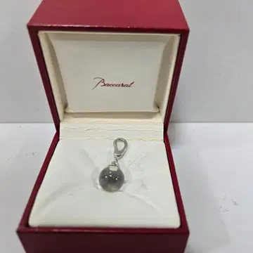 Baccarat 그레이 크리스탈 볼 참