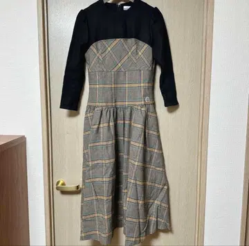 보더스 앳 발코니 원피스 체크 보더 울