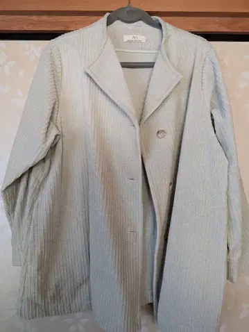 애플하우스 라이트 그레이 오버 사이즈 자켓