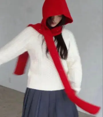 [새상품급] fekete 라메 후디 머플러 레드