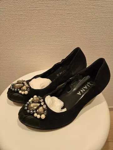 다이애나 럭셔리 비쥬 장식 힐 펌프스 23.5cm