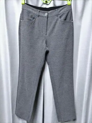 새상품급 먼싱웨어 스트레치 팬츠 그레이 허리 로고