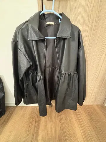 오버 사이즈 블랙 가죽 자켓