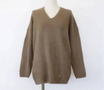 디니테코리에 니트 스웨터