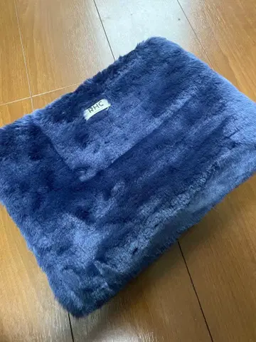 RHC 네이비 퍼 클러치백