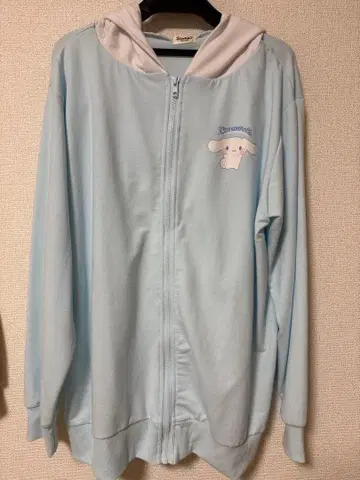 시나모롤 집업 후드티