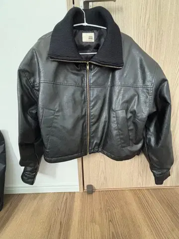 블랙 가죽 숏 자켓