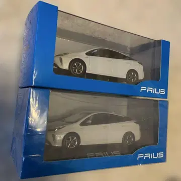 프리우스 미니카 화이트 크리스탈 샤인