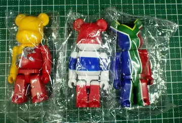 베어브릭 FLAG 3체 세트 부탄 태국 남아프리카