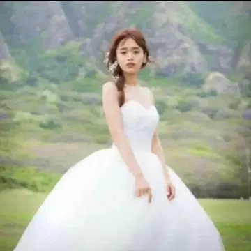 화이트 A라인 웨딩 드레스 와타베 웨딩