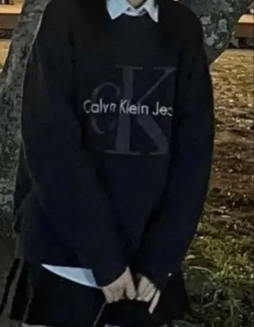 Calvin Klein Jeans 블랙 맨투맨