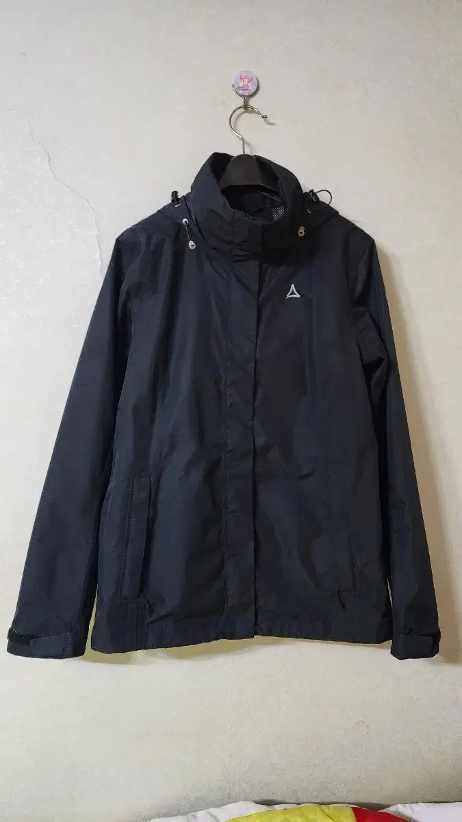 Shellfelle Black Windbreaker Jacket