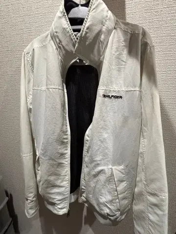 TOMMY HILFIGER 화이트 자켓