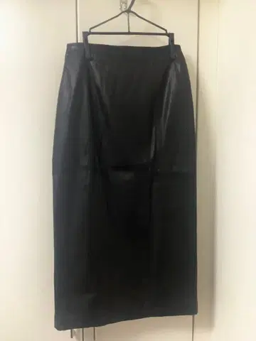 미사용 PLST 인조 가죽 타이트 스커트 블랙 S 사이즈
