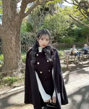 cherimi 퍼 케이프 코트 블랙