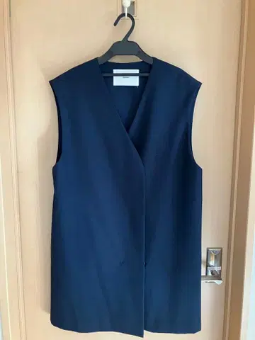 미디 슬리브리스 베스트 더블 버튼